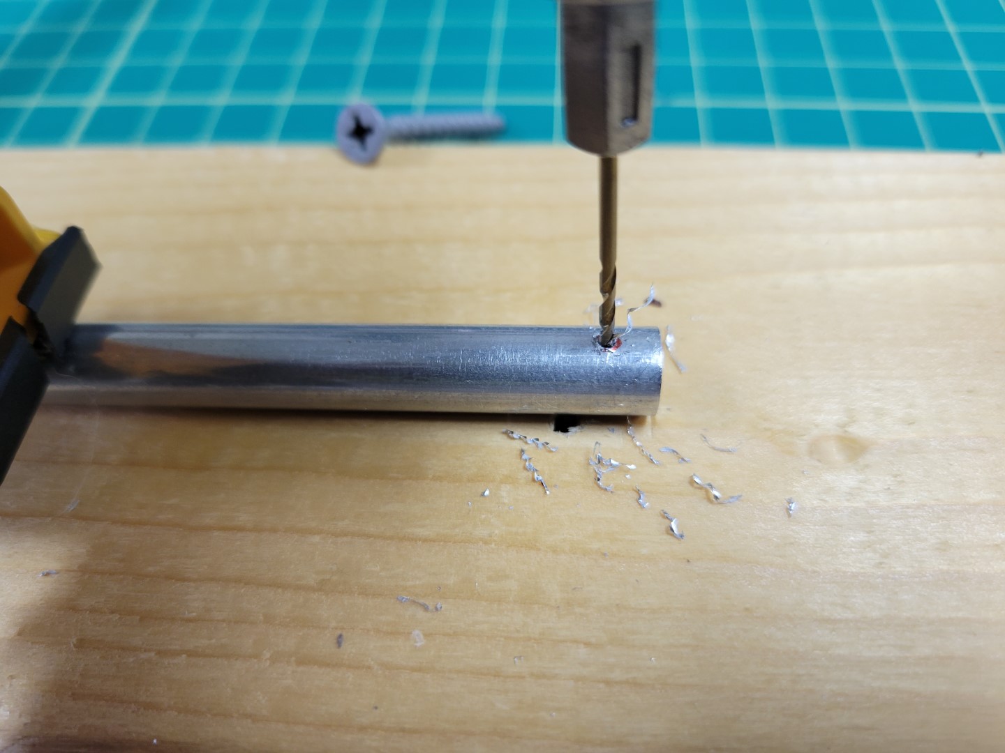 Drilling 1/16&quot; hole in rod