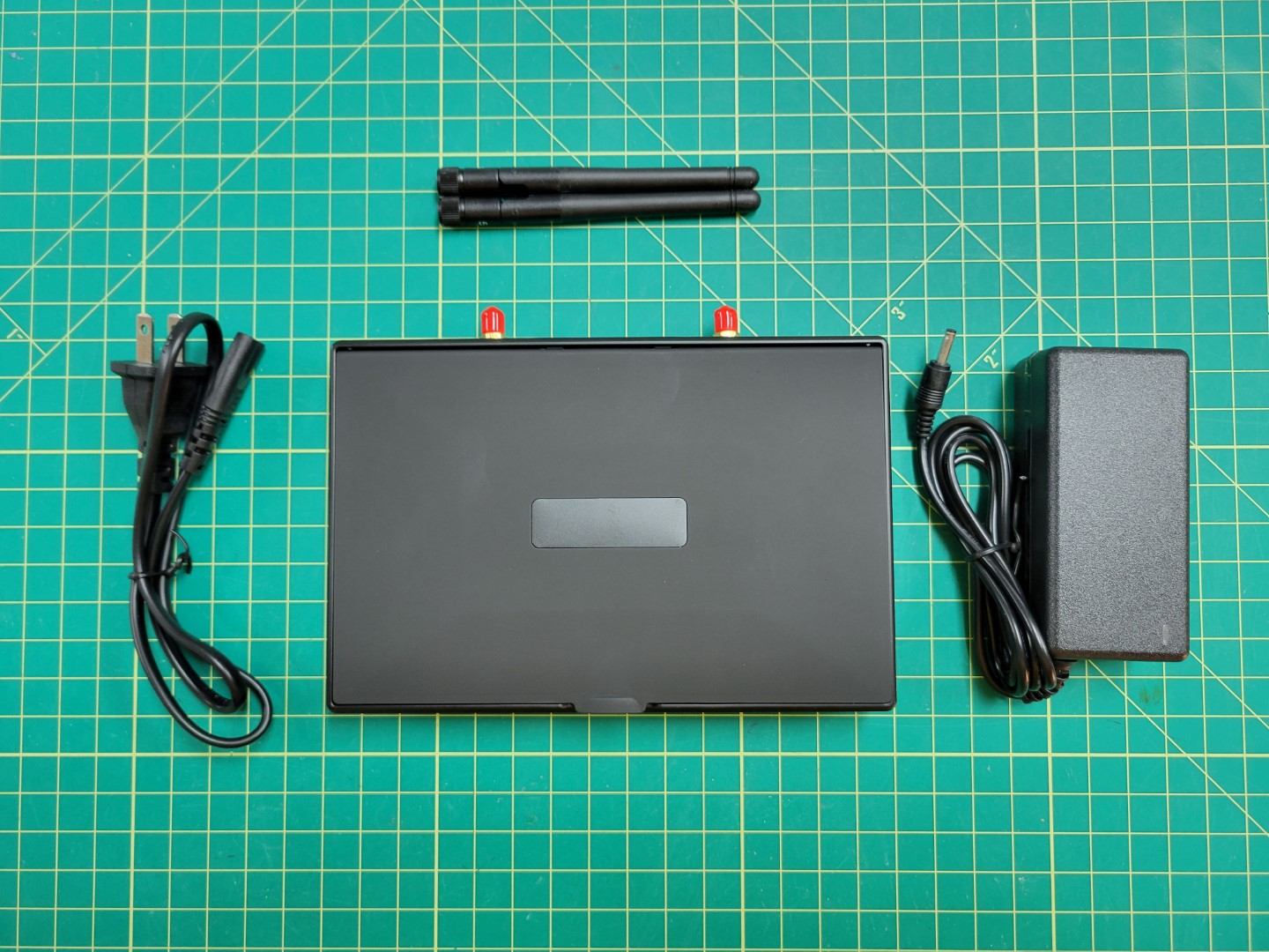 FPV monitor and built-in receiver